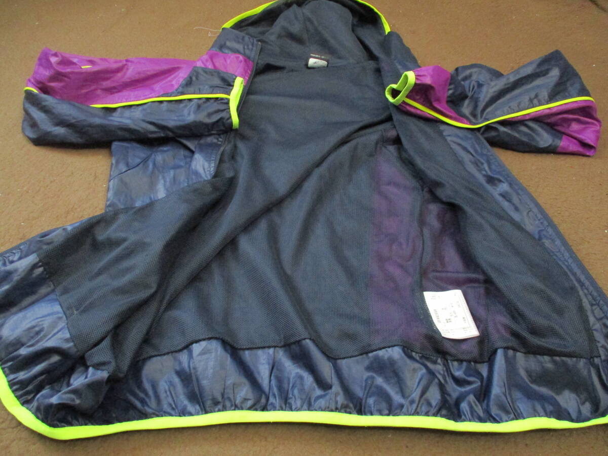 【UMBRO/フットサル・スタイル】 左右非対称/超デカロゴ  フーディ・ジャケット/美フォルム 【人気品】_画像5