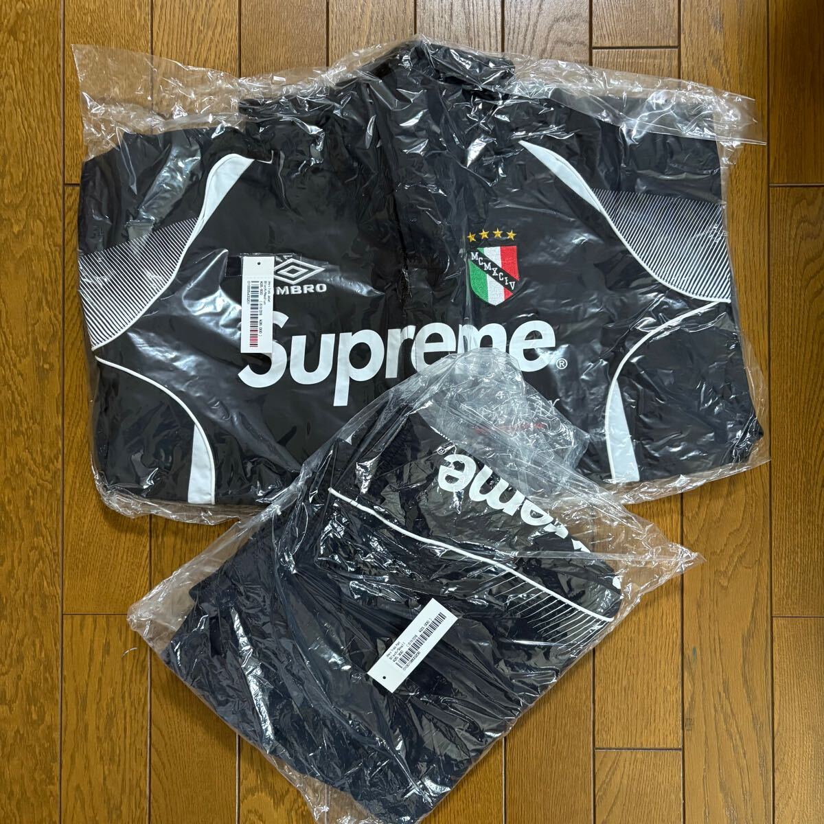 ー品販売 × SUPREME UMBRO Lサイズ ブラック 上下セットアップ ー品販売 × SUPREME UMBRO Lサイズ ブラック 上下セットアップ