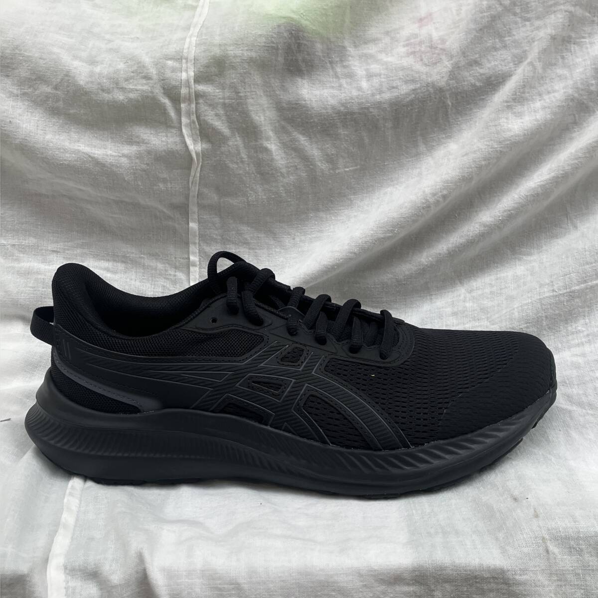 新品未使用品 通学・通勤にも ★アシックス asics★ 28.0cm 『JOLT 5』黒 ランニングシューズ エキストラワイド 足幅4Eタイプ 1011B964/002