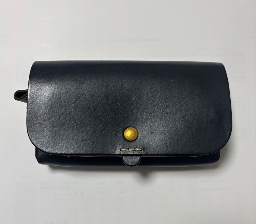 fio-pepe 牛革 コンパクト　フラップ式　長財布