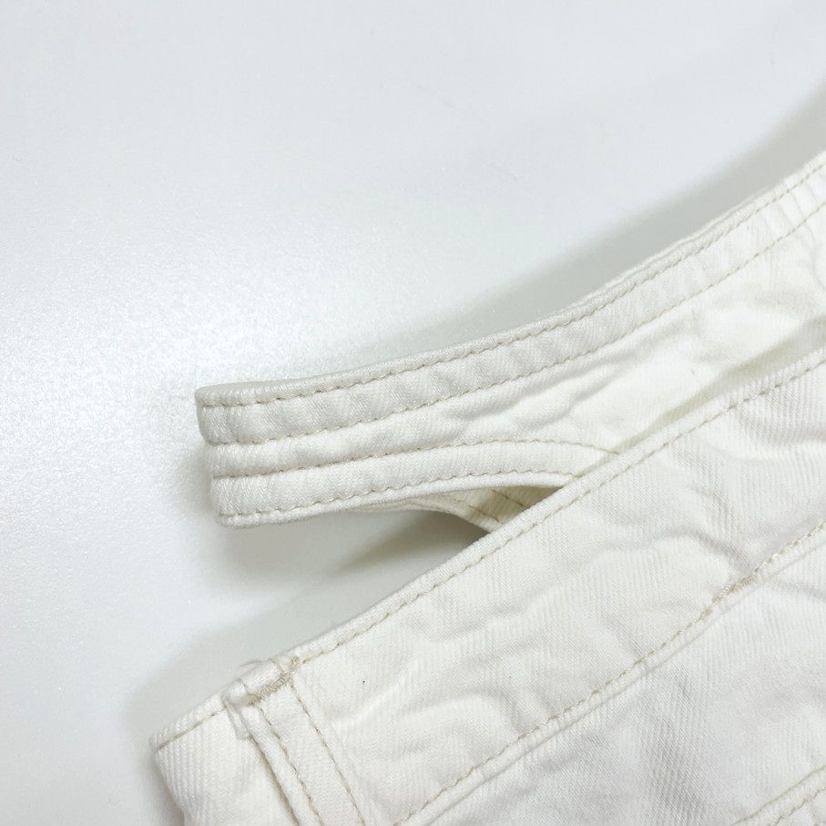 ZARA /32/ ホワイト デニム ジーンズ レディース タグ付き 通勤 大人可愛い 生地 コットン ブラックロゴ アウトドア キャンプ バイク ザラ