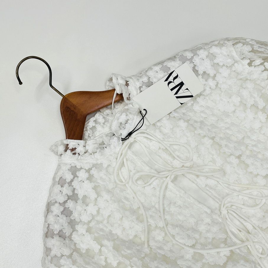 ZARA /XS/ ホワイト 長袖ワンピース ドレス レース 花柄刺繍 レディース タグ付き 通勤 フェミニン 大人可愛い生地 ガーリー デイリー ザラ