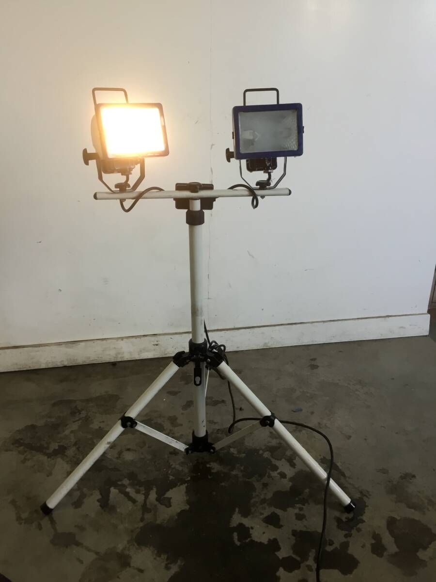 △ 岐阜発/ EARTH MAN/ 防雨タイプ作業用ハロゲン投光器/ ダブルシステム/ WLG-252/ 100v電源/ ハロゲン球1個切れあり/現状品/ Y7.1/9 △