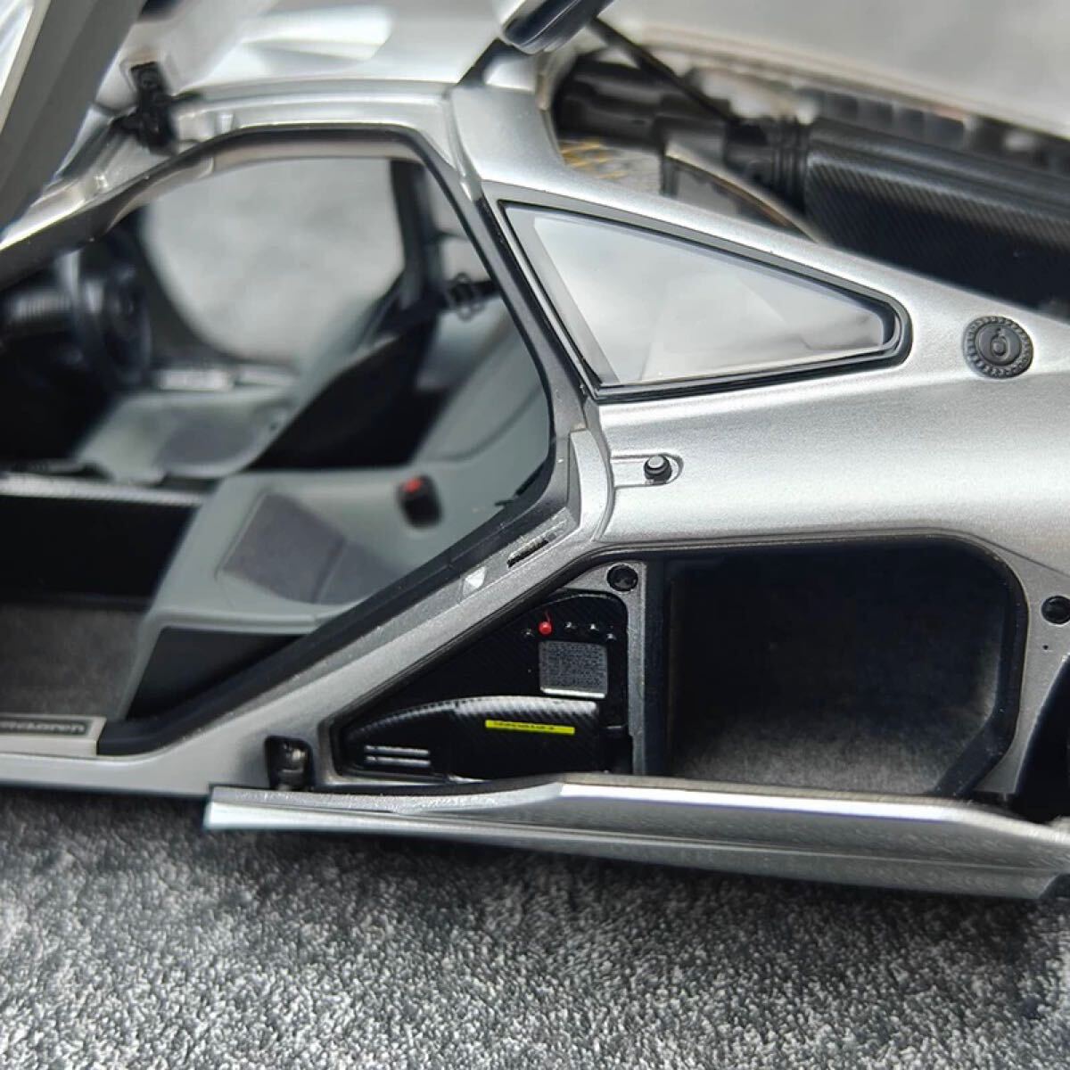 当日発送 未使用 LCD 1/18 マクラーレン F1 XP5 全開閉 金属製 当日発送 未使用 LCD 1/18 マクラーレン F1 XP5 全開閉 金属製