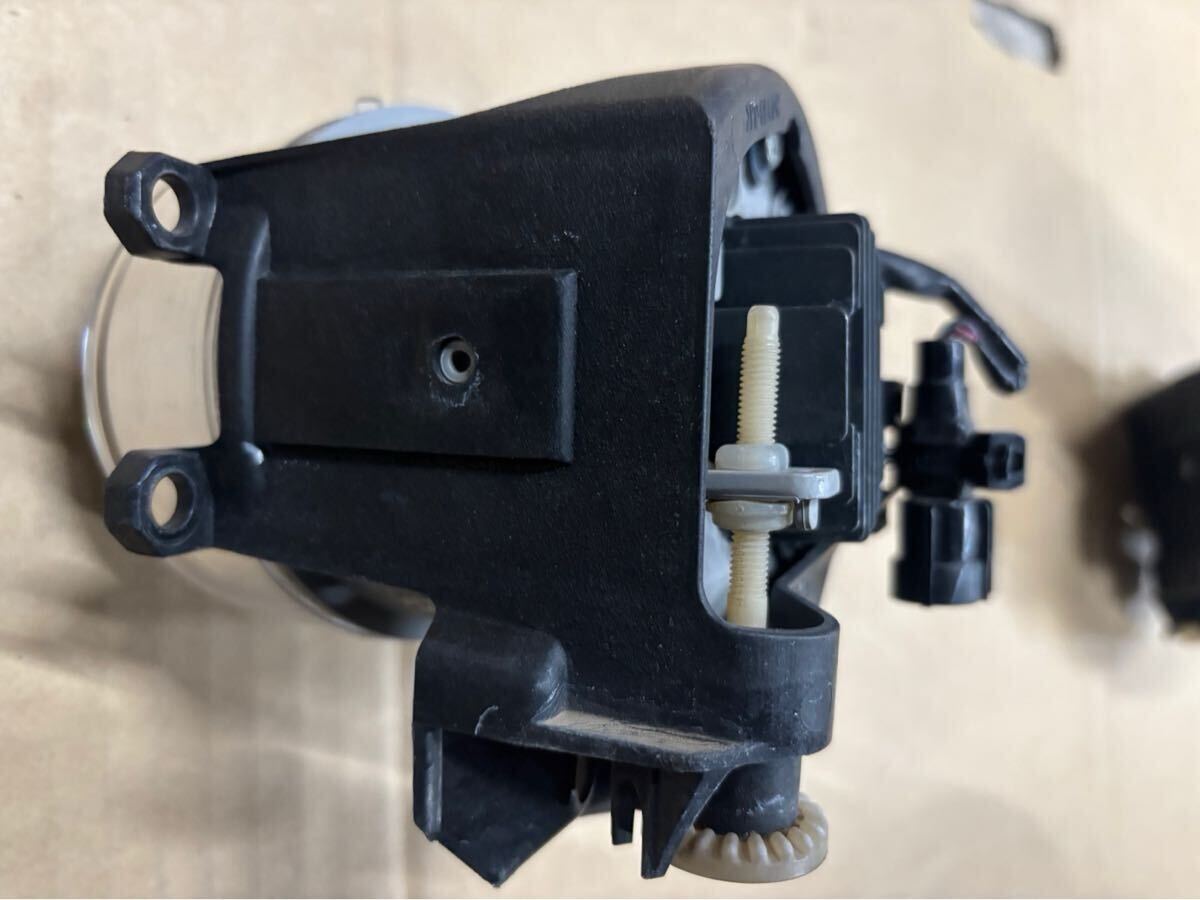 トヨタ クラウン アスリート　 210系　純正LEDフォグランプ 左右　中古品_画像9