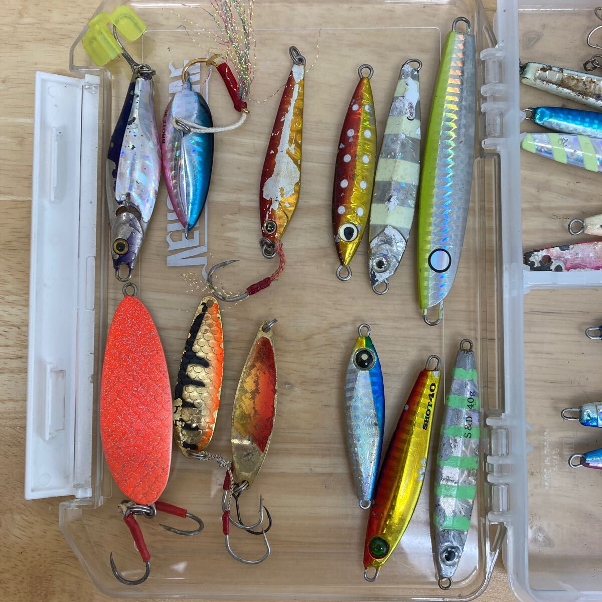 メタルジグ　スプーン　28点セット　ケース付き　18g〜80g ショアキャスティング　コルトスナイパー　ジャックアイ　シマノ　ハヤブサ_画像2