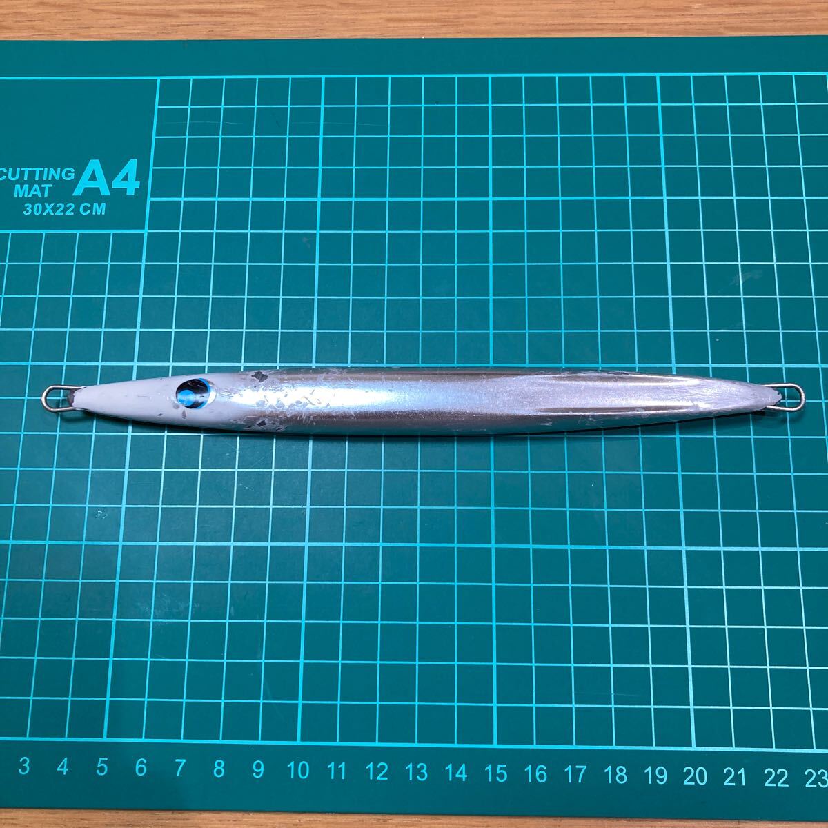 ウロコジグ 250g アルミシルバーメッキ グローヘッド 実測250.7g 青物 メタルジグ ジギング オフショア 船_画像1