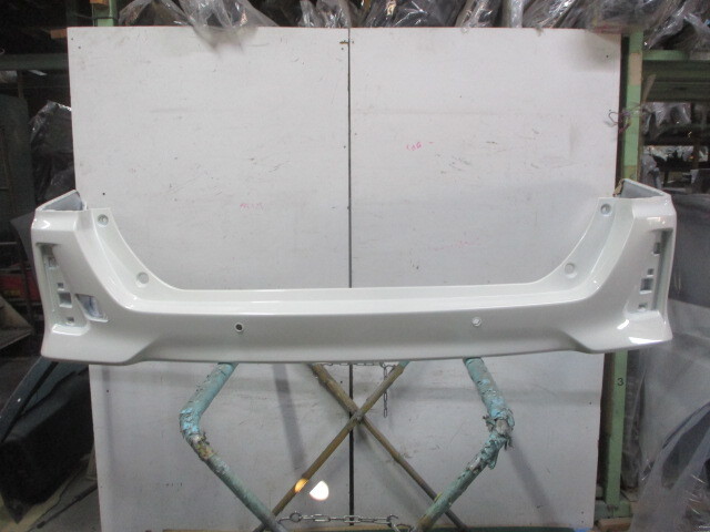 トヨタ ノア ZRR80W リヤ リアバンパー 52159-28966-A1 086 ＊個人宅配送不可＊_画像1