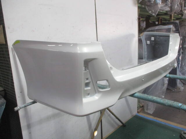 トヨタ ノア ZRR80W リヤ リアバンパー 52159-28966-A1 086 ＊個人宅配送不可＊_画像2