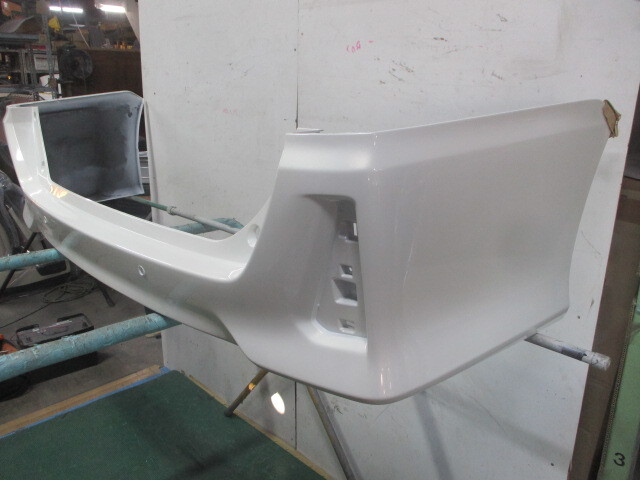 トヨタ ノア ZRR80W リヤ リアバンパー 52159-28966-A1 086 ＊個人宅配送不可＊_画像7