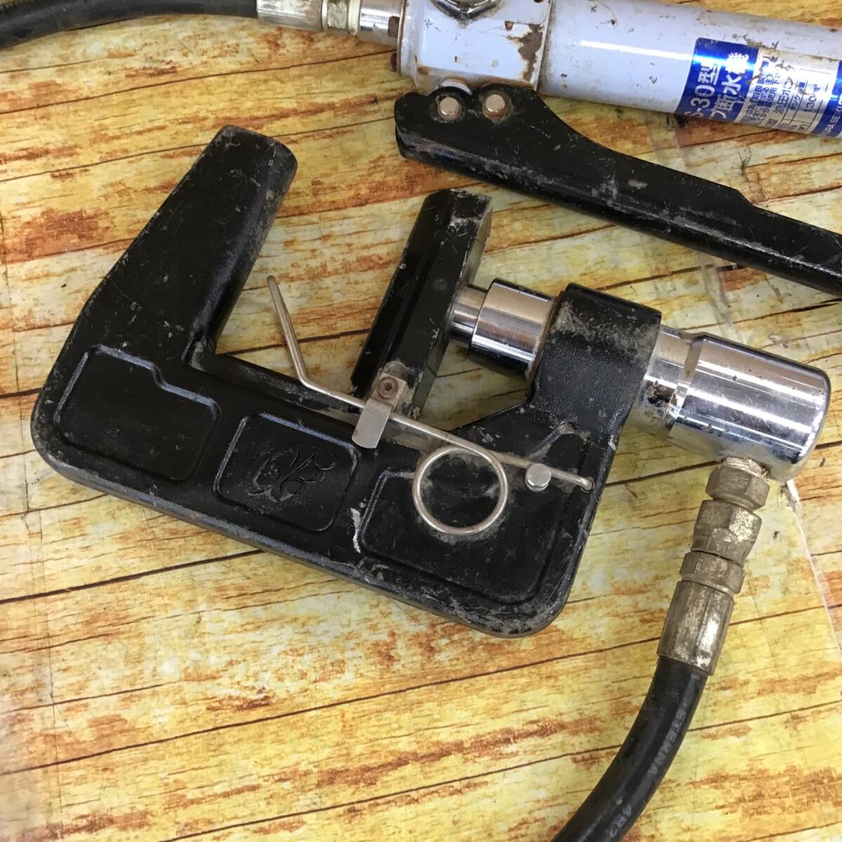 中古品】☆亀倉 手動油圧式パイプ断水機 SS-30 中古品】☆亀倉 手動油圧式パイプ断水機 SS-30