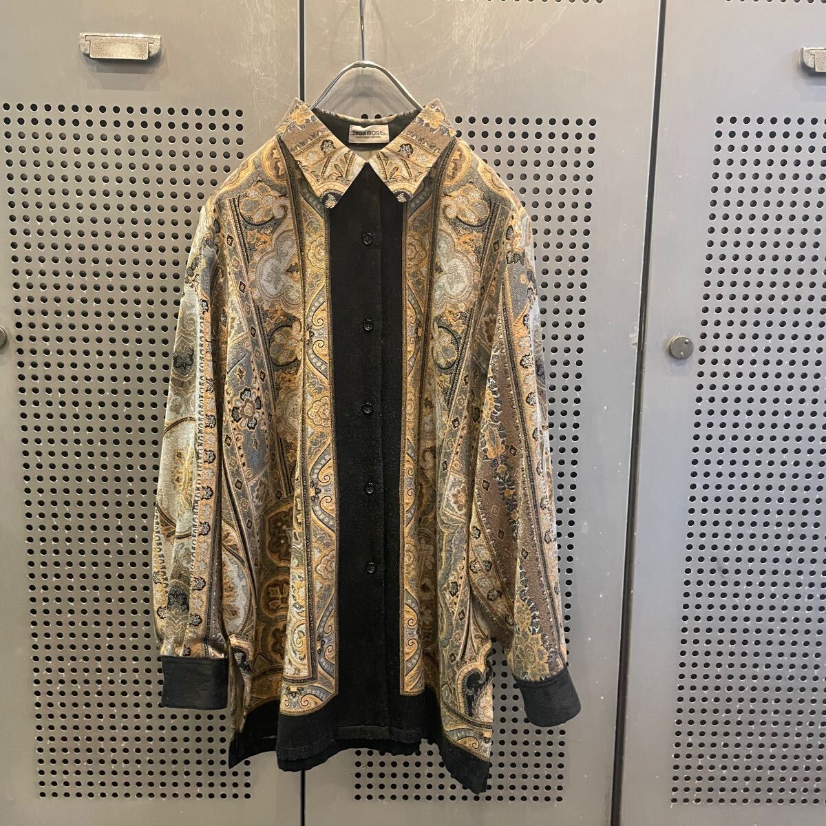 古着　ヴィンテージ　vintage シャツ　デザインシャツ　柄シャツ　総柄シャツ　レトロ　個性派