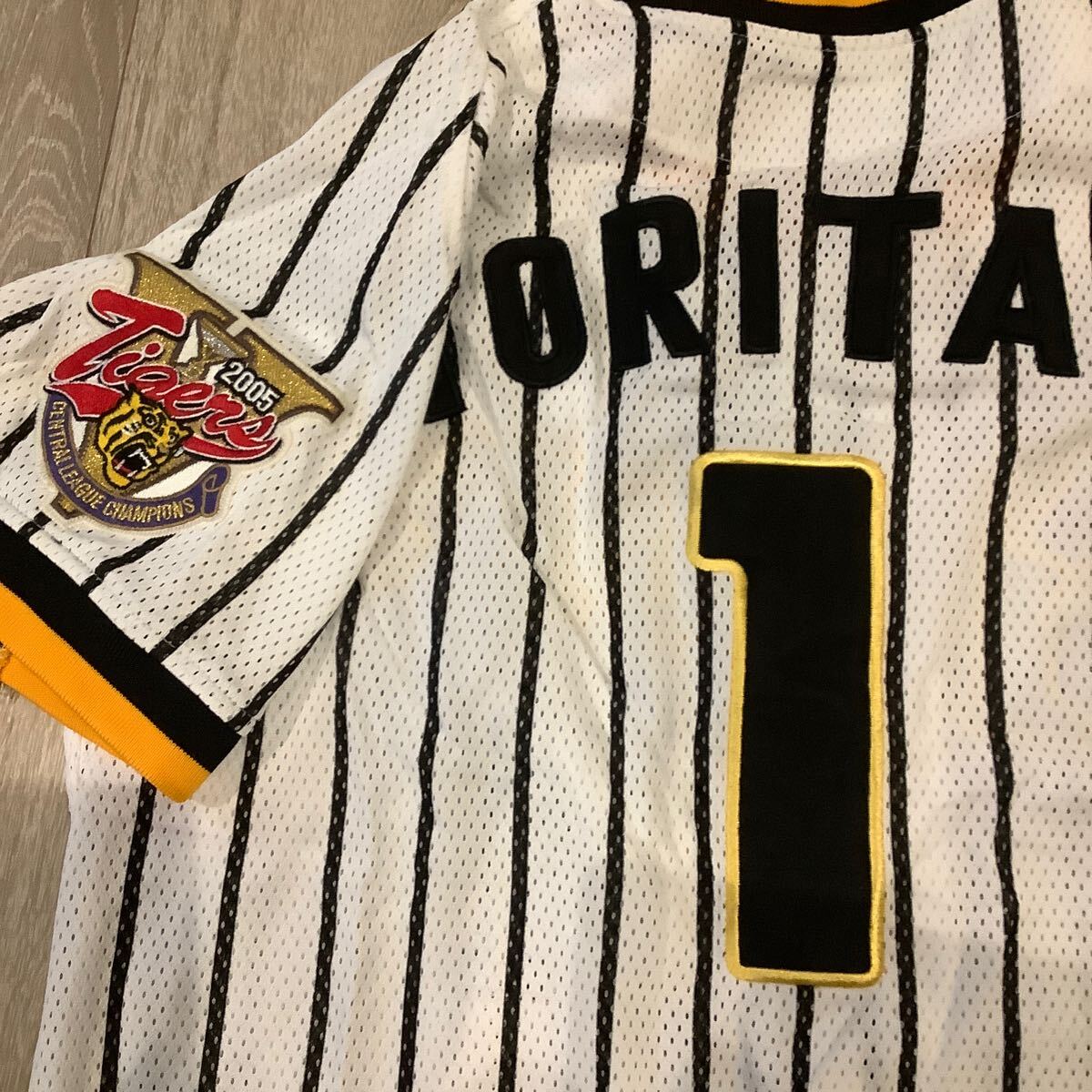 Yahoo!オークション - 阪神タイガース 鳥谷敬 ユニフォーム 復刻 Yahoo!オークション - 阪神タイガース 鳥谷敬 ユニフォーム 復刻