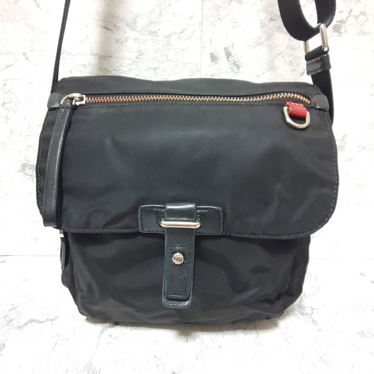 美品】TUMI トゥミ 強化ナイロン フラップミニショルダーバッグ 美品】TUMI トゥミ 強化ナイロン フラップミニショルダーバッグ