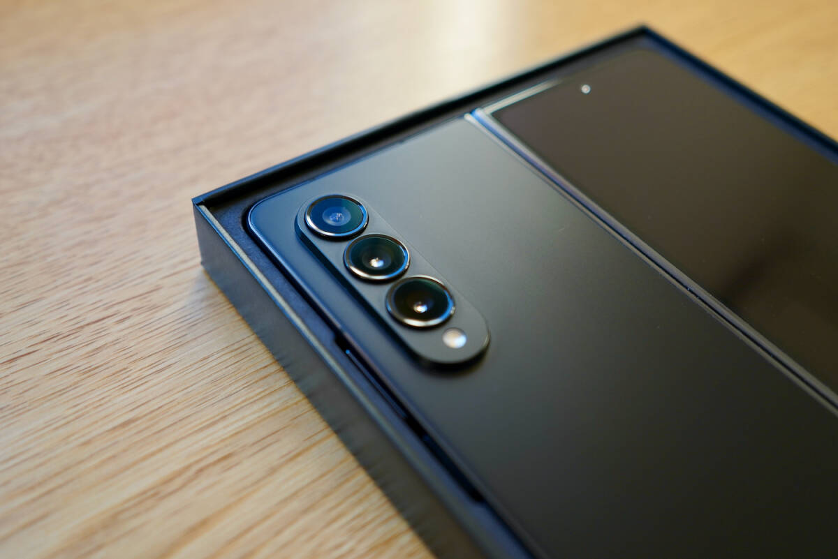 即決☆美品☆送料無料☆Samsung Galaxy Z Fold4 ブラック 256GB SIMフリー 海外モデル SM-F936N 即決☆美品☆送料無料☆Samsung Galaxy Z Fold4 ブラック 256GB SIMフリー 海外モデル SM-F936N
