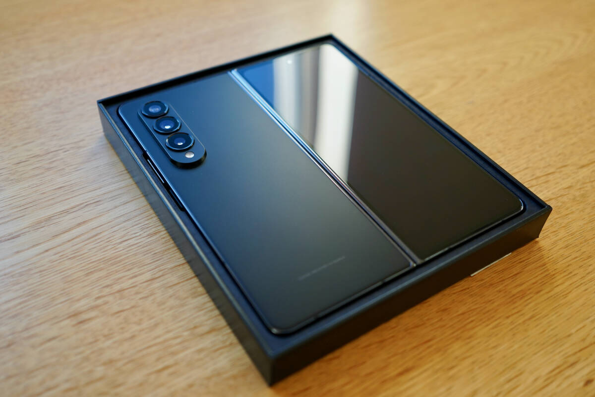 即決☆美品☆送料無料☆Samsung Galaxy Z Fold4 ブラック 256GB SIMフリー 海外モデル SM-F936N 即決☆美品☆送料無料☆Samsung Galaxy Z Fold4 ブラック 256GB SIMフリー 海外モデル SM-F936N