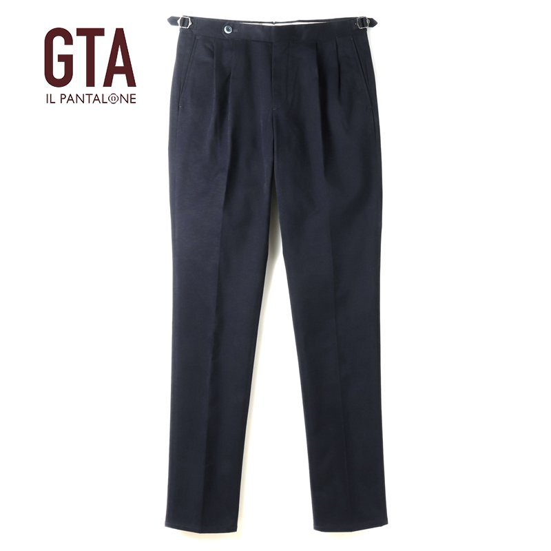 GTA(ジーティーアー) / コットンストレッチギャバジンサイドアジャスター付き2プリーツテーパードパンツ(HERRICK/27645) [gta2470801-44]