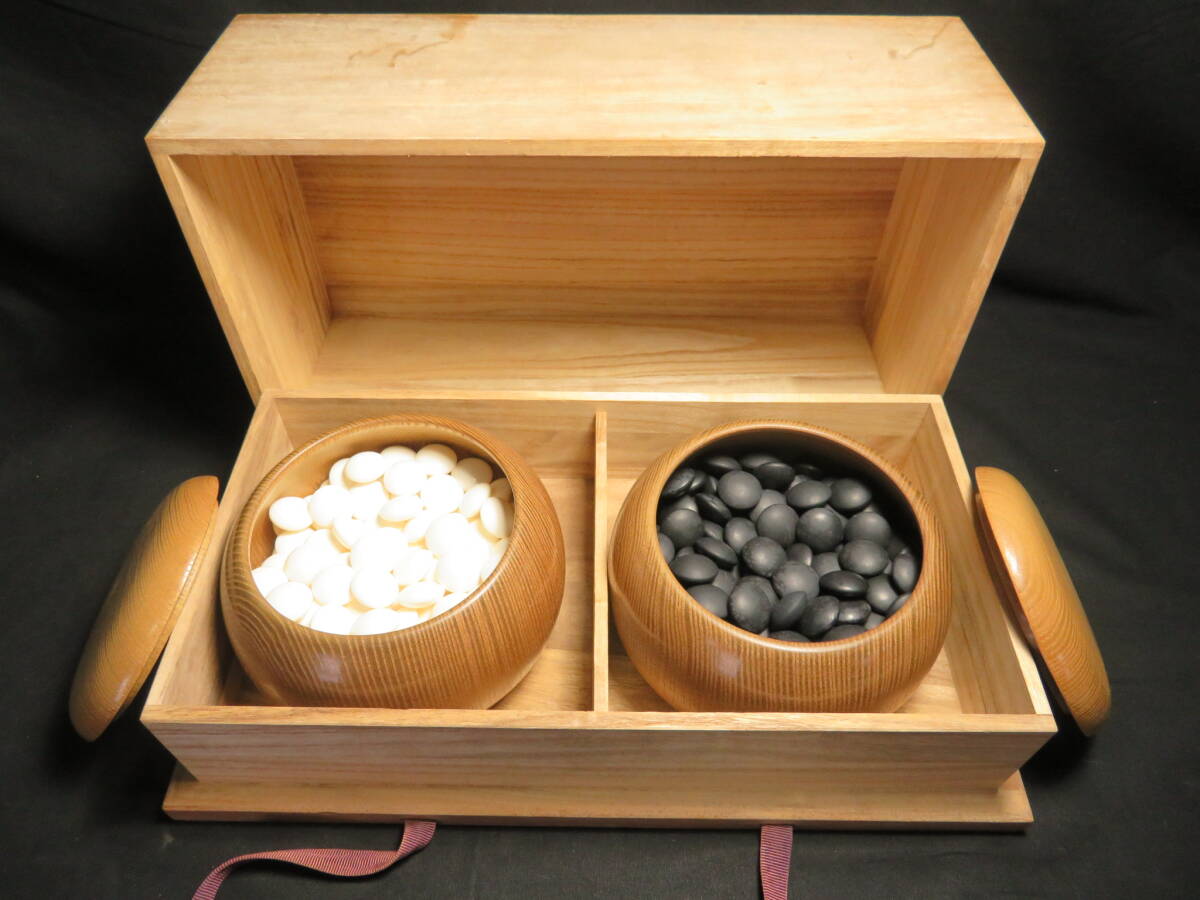 銘木 欅 超特大 碁笥 碁器 碁石 本蛤 40号 11.4mm 本那智黒石 銘木 欅 超特大 碁笥 碁器 碁石 本蛤 40号 11.4mm 本那智黒石