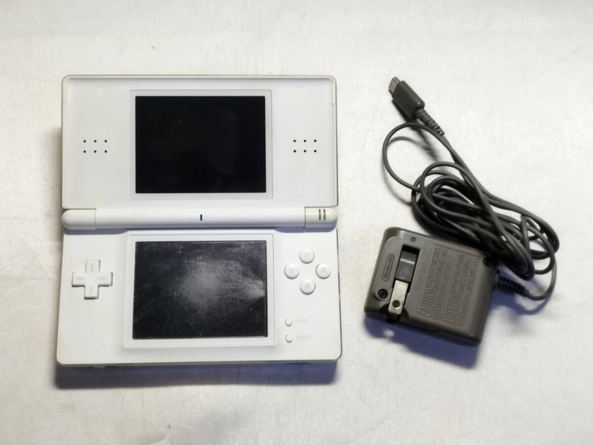 中古品/欠品有り ニンテンドーDSハード ニンテンドーDS Lite本体 クリスタルホワイト 箱説欠品 デコシール跡有り