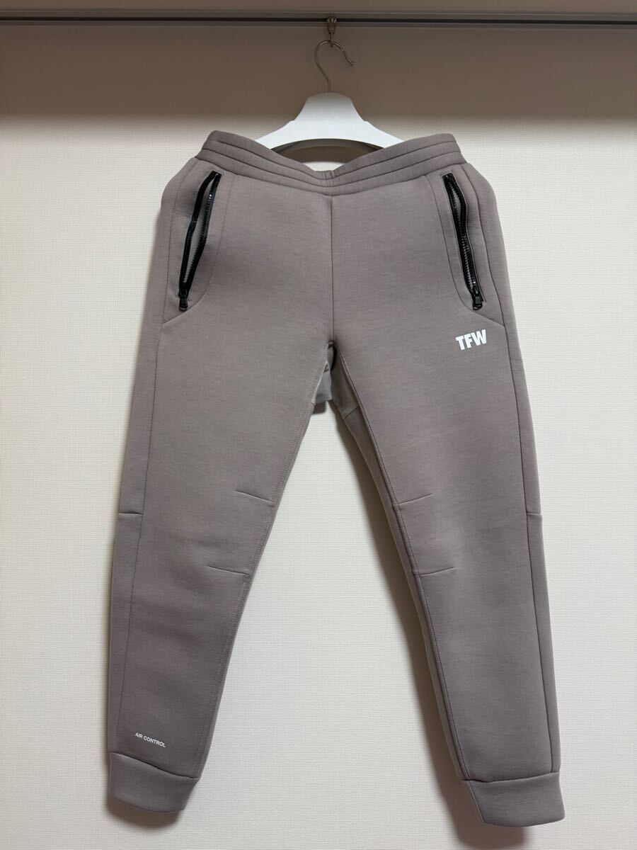 5250円 美品 TFW49 ボンディグパンツ サイズM グレーベージュ 5250円 美品 TFW49 ボンディグパンツ サイズM グレーベージュ