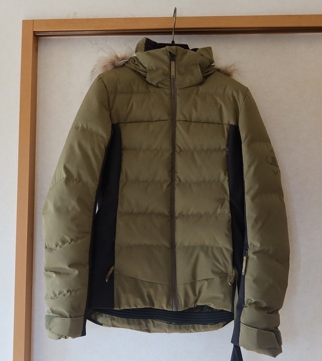 Salomon サロモン　ジャケット　レディース XS 美品　カーキ色　スキーウエア