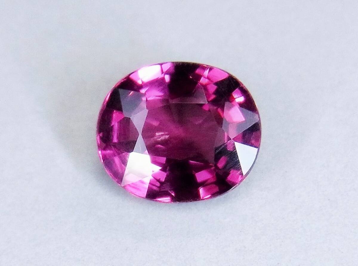 《Gem Force》好素材！チェリーレッドロードライトガーネット 1.01CT