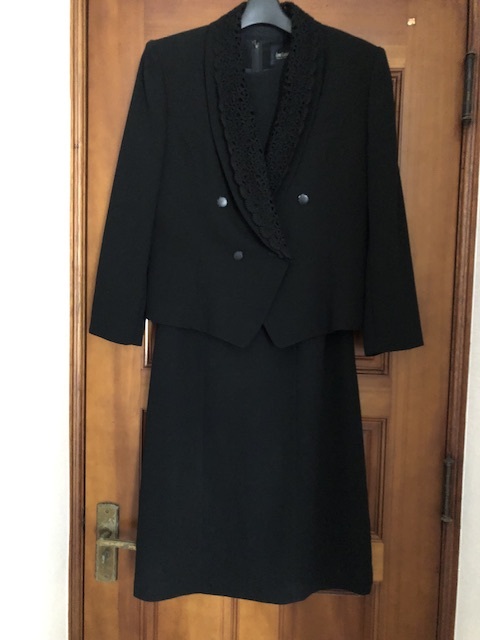 レディースフォーマル アンサンブルツーピース ジャケットワンピース セレモニースーツ 喪服 刺繍襟 美品 平成昭和レトロ婦人服 15号