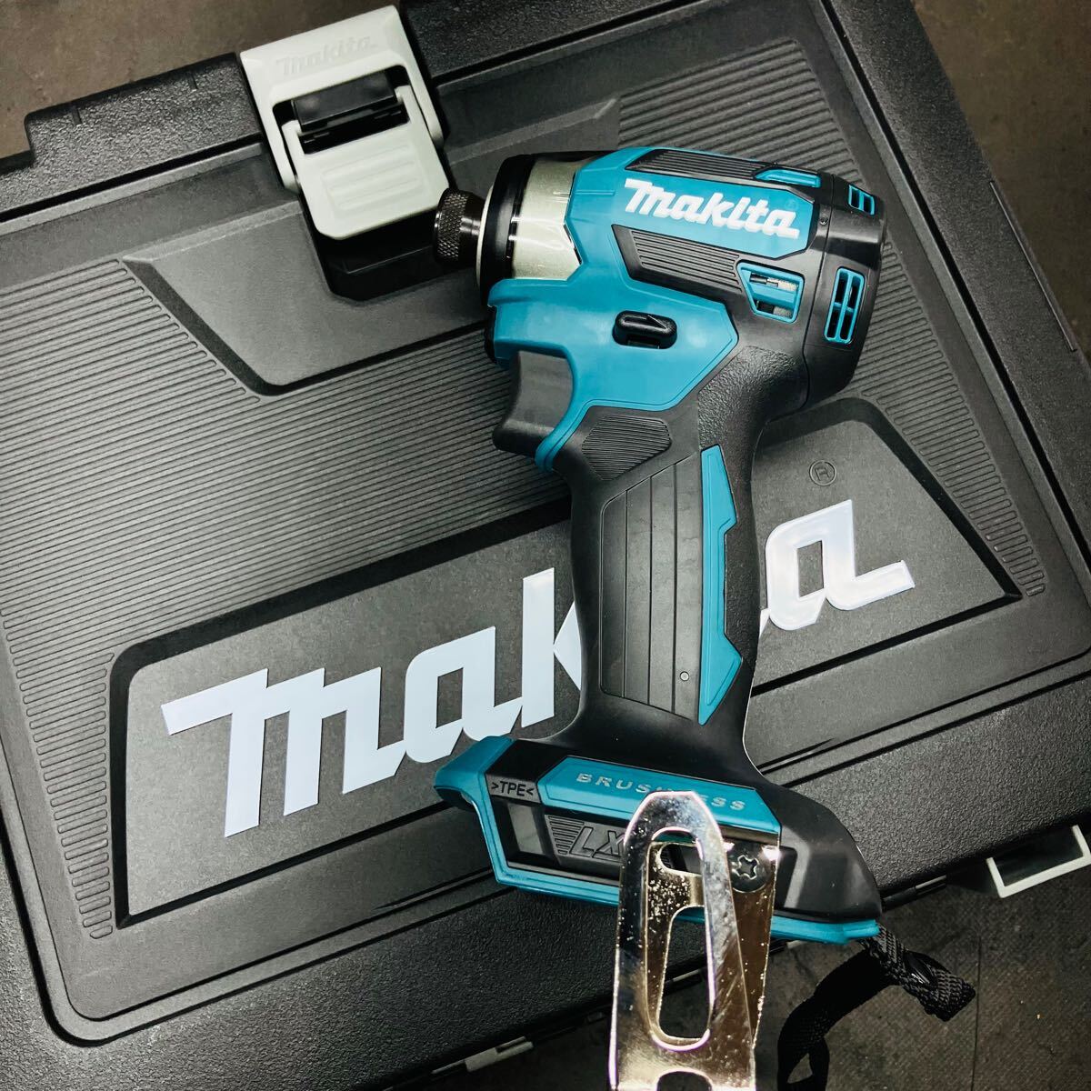makita マキタ 18V 充電式インパクトドライバ TD173DZ 本体とケース付き！未使用即決送料無料！
