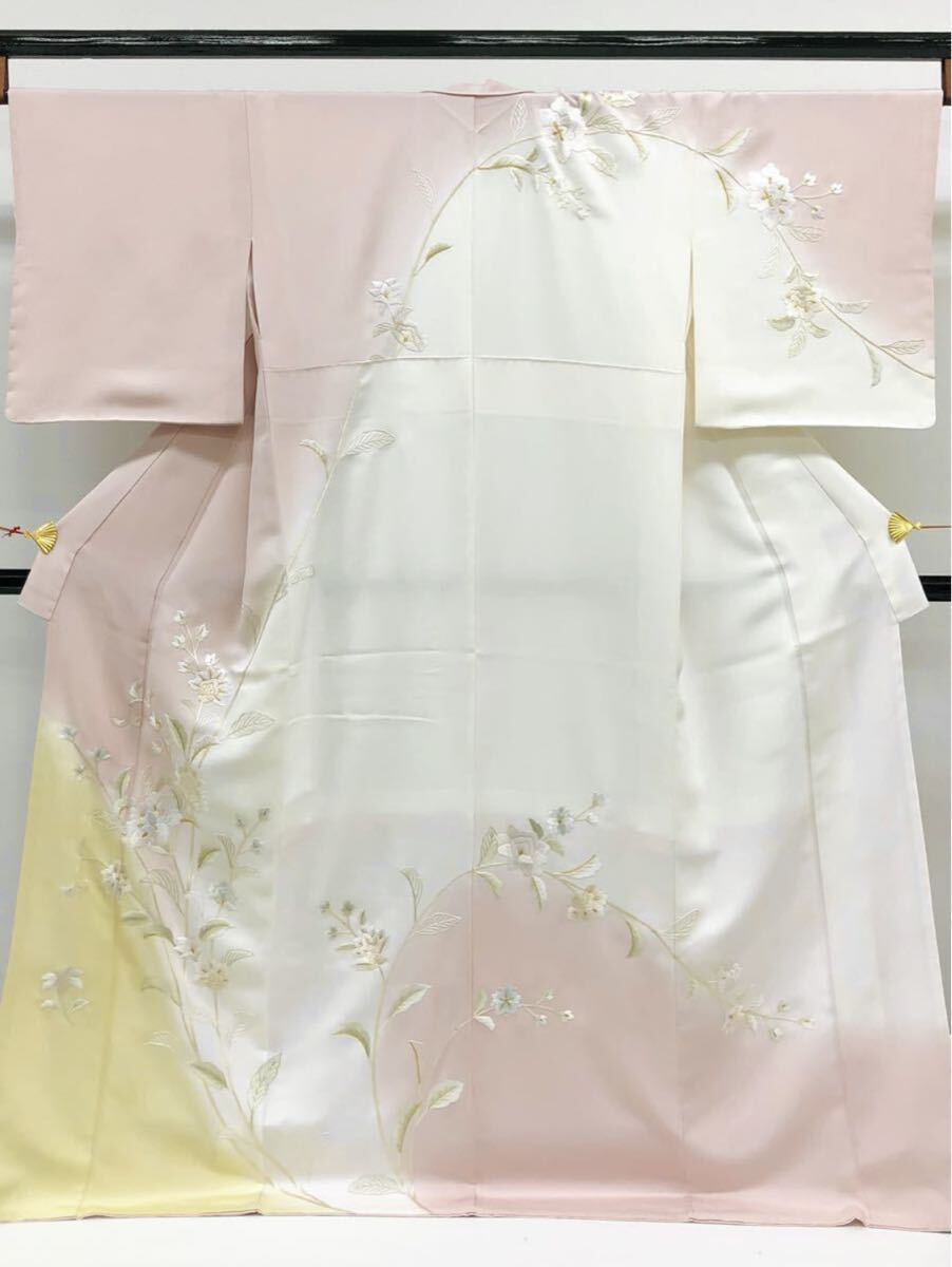 手刺繍 総刺繍 訪問着 唐花文様 金糸 正絹 躾糸付き 楽天市場】訪問着 総刺繍の通販