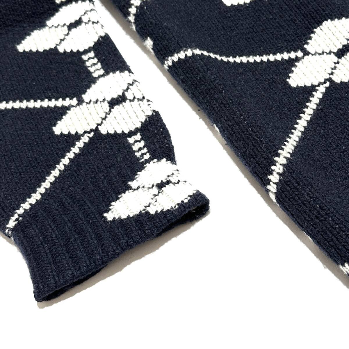 正規品 PRADA OVERSIZE FLORAL JACQUARD WOOL CASHMERE CARDIGAN 正規品 PRADA OVERSIZE FLORAL JACQUARD WOOL CASHMERE CARDIGAN