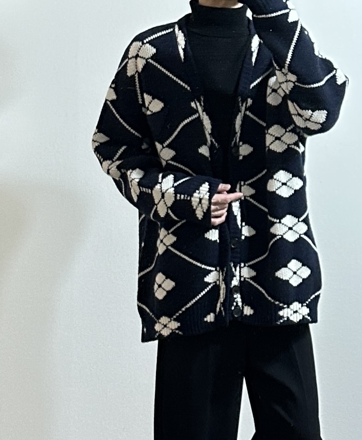 正規品 PRADA OVERSIZE FLORAL JACQUARD WOOL CASHMERE CARDIGAN 正規品 PRADA OVERSIZE FLORAL JACQUARD WOOL CASHMERE CARDIGAN