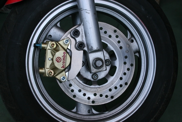  TDR50(3FY) 用ブレンボ2Pカニキャリパーサポート　TDR80