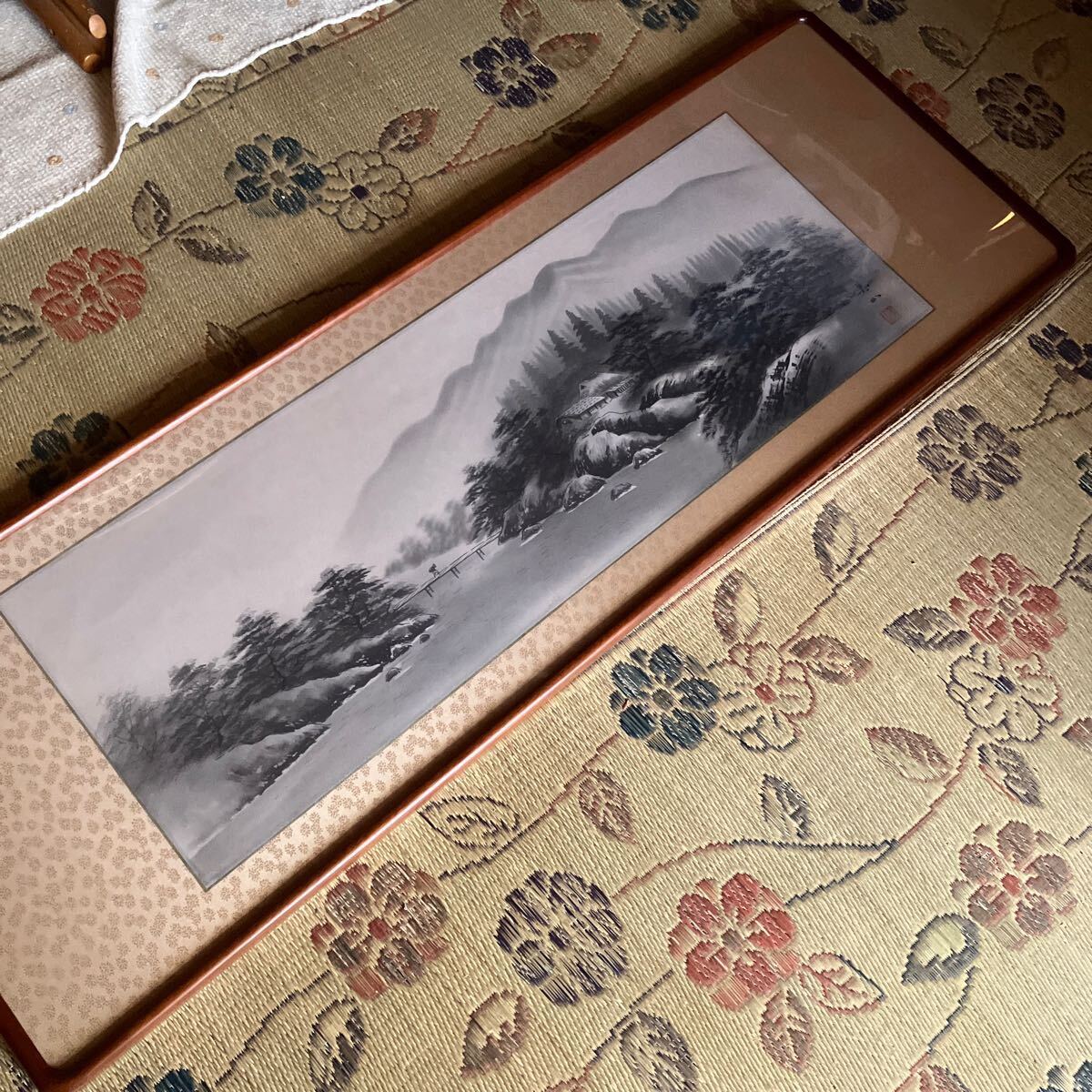 水墨画 日本画 山水画 霧の中の山村 川の流れ 農民 額付き 開運 水墨画 日本画 山水画 霧の中の山村 川の流れ 農民 額付き 開運