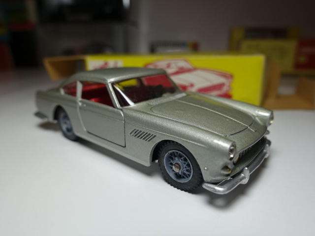 FERRARI 250 GT 2+2 SOLIDO ソリド製 SILVER MADE IN FRANCE 1/43? 　ディンキー　コーギー　フェラーリ