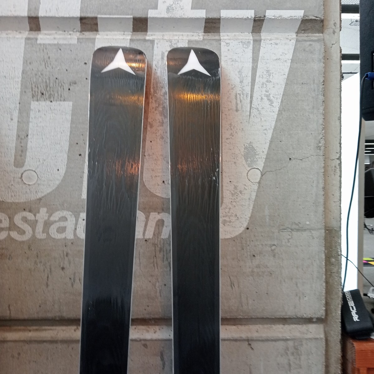 FISCHERフィッシャー 嘆い FIS対応GS選手用スキー R30 193cm Z18 FISCHERフィッシャー 嘆い FIS対応GS選手用スキー R30 193cm Z18
