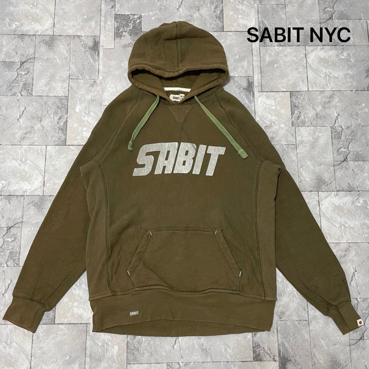 SABIT NYC サビ Tanoshinde sweat hoodie スウェットパーカー カーキ タノシンデ プリントロゴ ストリート USA企画 サイズL 玉FL3859_画像1