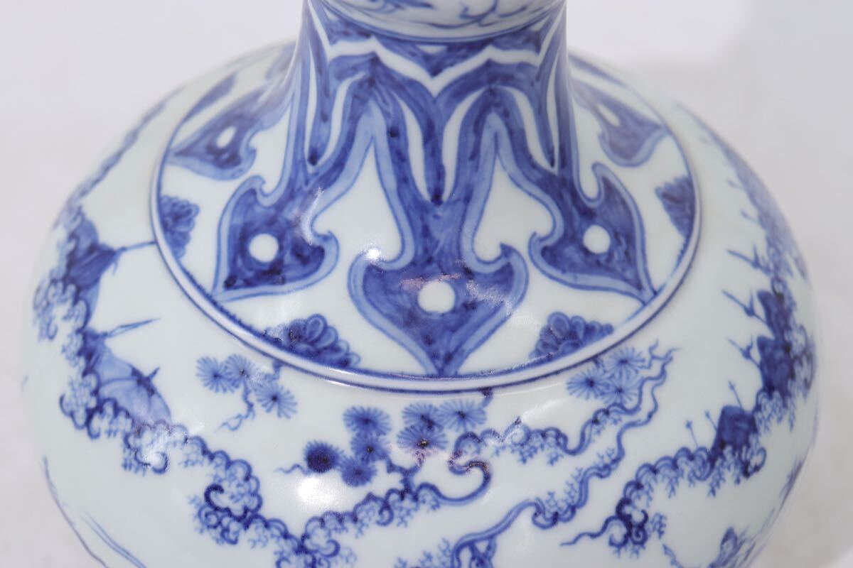 大明成化年製 款 染付 合戦図 長頸 花瓶 / 中国美術 青花 壺 明 大明成化年製 款 染付 合戦図 長頸 花瓶 / 中国美術 青花 壺 明