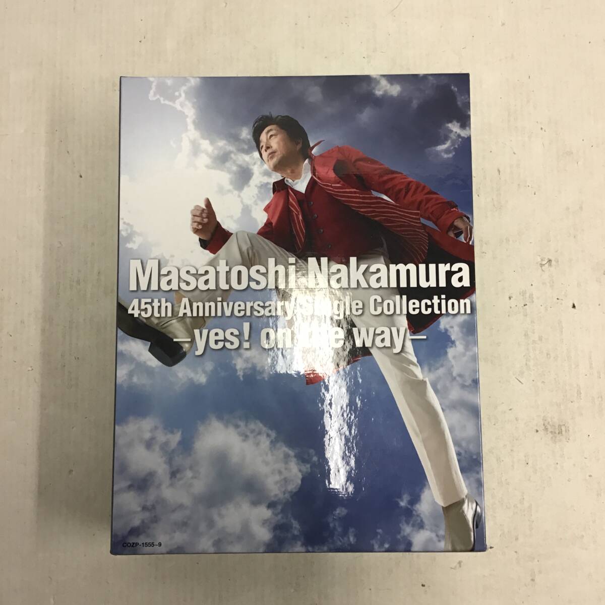 18　中村雅俊 45th Anniversary Single Collection yes! on the way 中古品 (60)