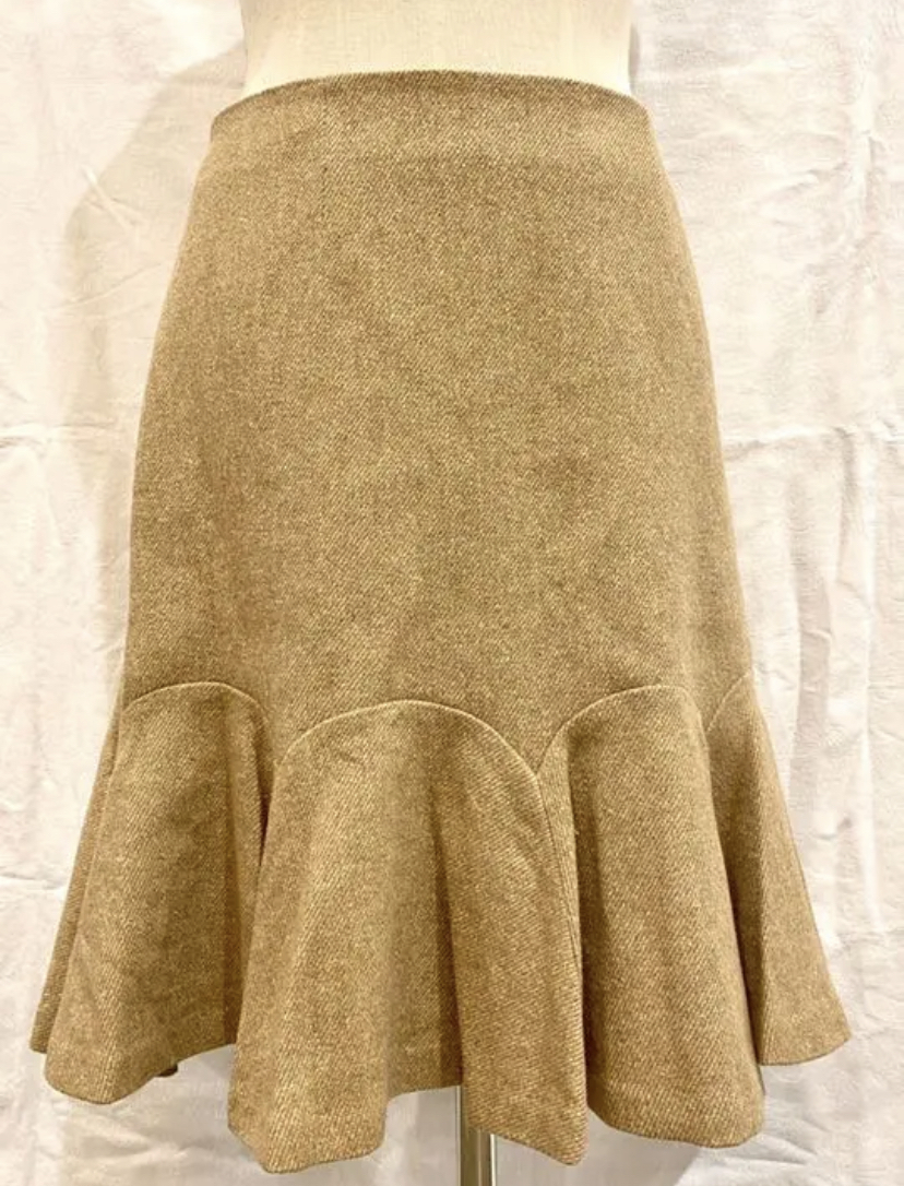 PLATNE ベージュ&ラメ ペプラムスカート　新品　Y135