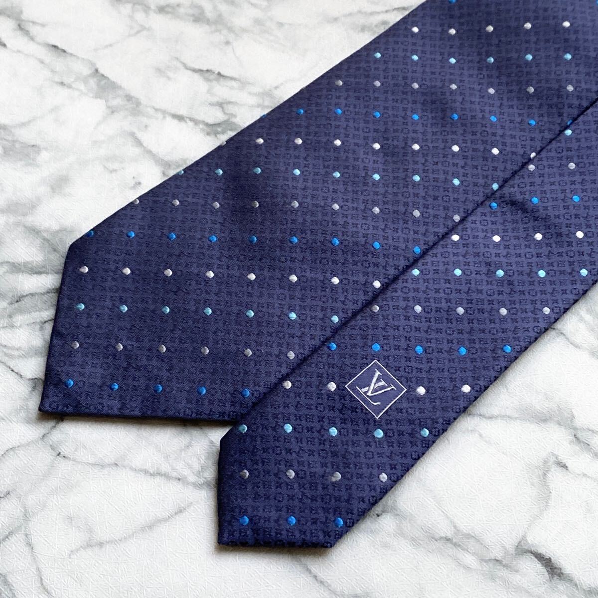 LOUIS VUITTON】ルイ・ヴィトン ネクタイ 水色 ドット柄 ブルー LOUIS VUITTON】ルイ・ヴィトン ネクタイ 水色 ドット柄 ブルー