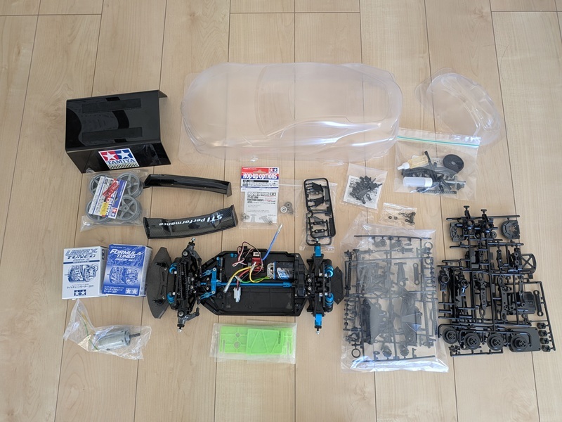 タミヤ TT-02　オプション多数　サーボ・ESC・ボディ・予備パーツ等付属