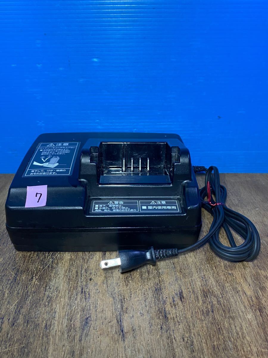 7 NKJ069Z1 パナソニック バッテリー充電器　動作確認OK 良品　29V 3.3ah 中古