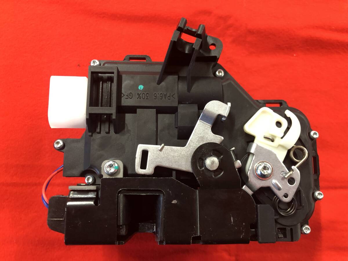 ポルシェ 996 カレラ2　左ハンドル用　助手席（右側）ドアロック　アクチュエータ　社外品_画像1