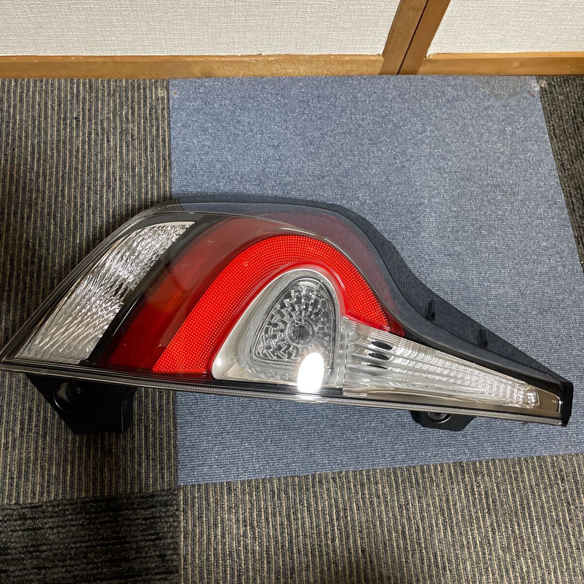 トヨタ アクア NHP10 後期 左 テールランプ LED STANLEY スタンレー 52-309 送料込み