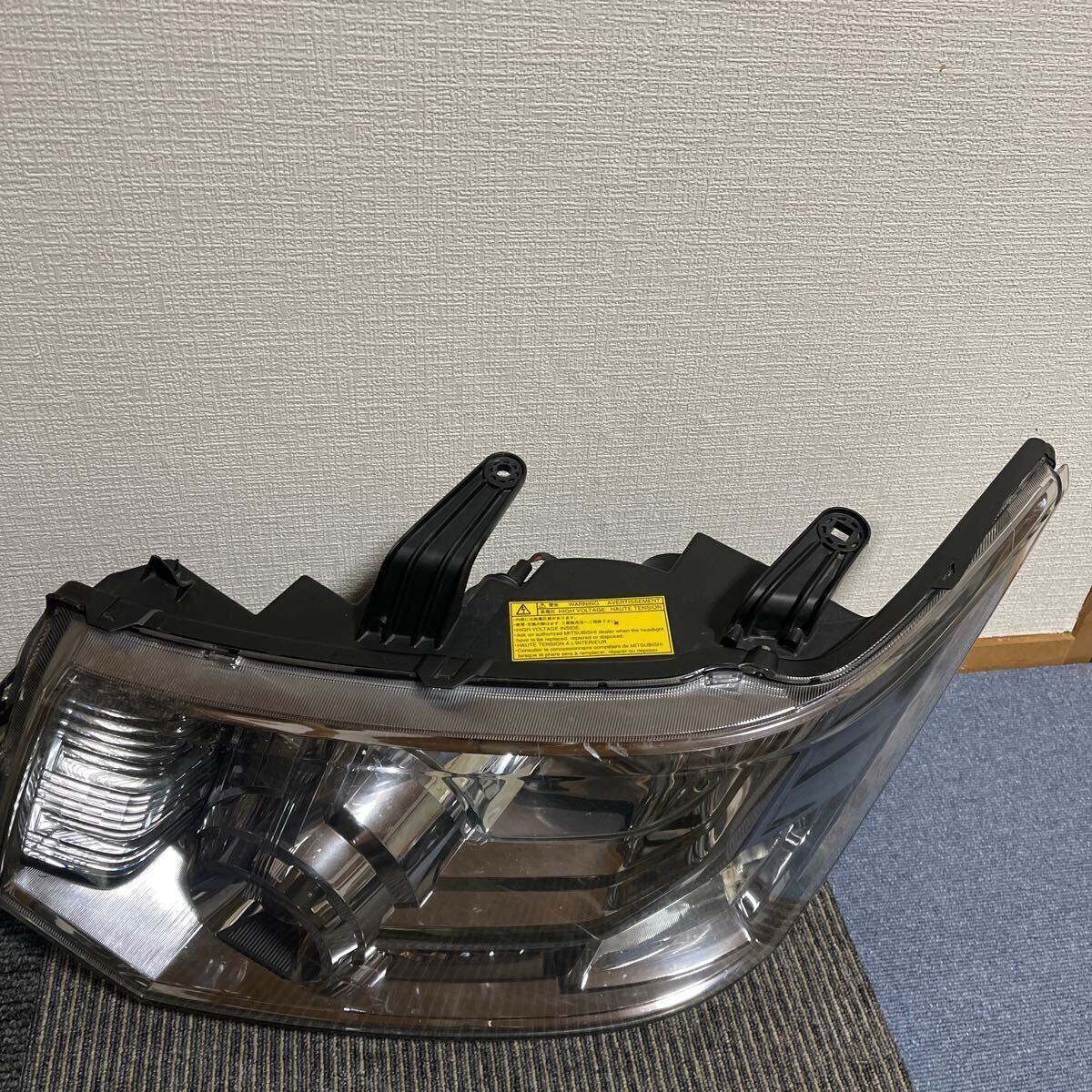 デリカ D5 CV1W 前期 純正 HID ヘッドライト 左 デリカ D5 CV1W 前期 純正 HID ヘッドライト 左