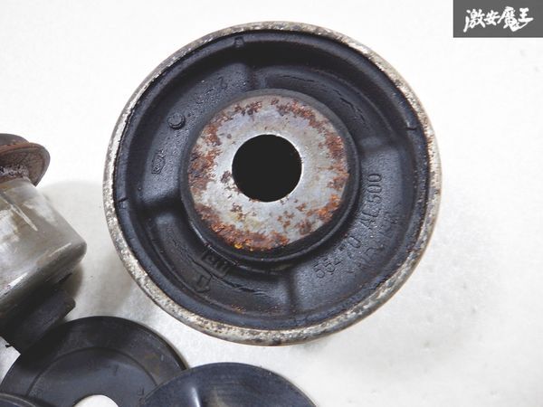 [ магазин лот фактически работающий снимать!] NISSAN Nissan оригинальный Z33 Fairlady Z Z диф крепление втулка кейс сторона / жесткость сторона / супер-скидка Devil Kings полки 1AC3