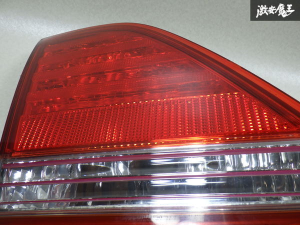 點(diǎn)燈確認(rèn)済 トヨタ 純正 GRS180 18系 クラウン ロイヤルサルーン 前期 LED テールライト ランプ 內(nèi)側(cè) トランク側(cè) フィニッシャー 左右 棚