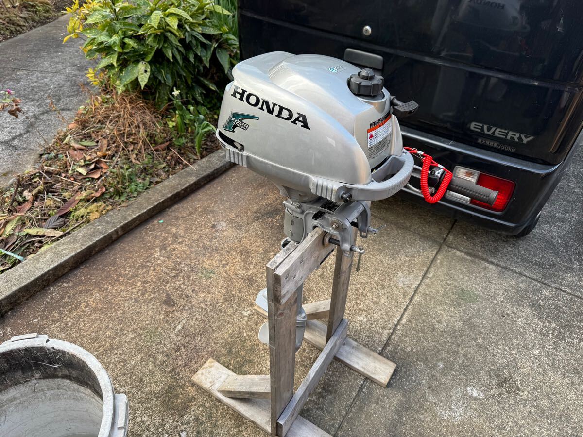ホンダ小型船舶用船外機 2馬力 繋ご BZBF エンジン本体 台付 ホンダ小型船舶用船外機 2馬力 繋ご BZBF エンジン本体 台付