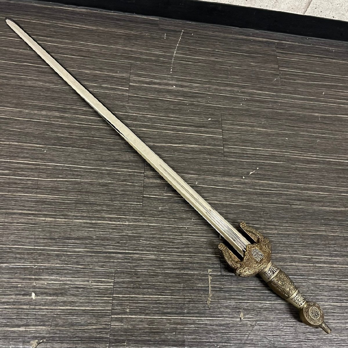 半額SALE★ 西洋剣 模造刀 レプリカ 鞘付き 全長約88.5cm 重量約1.2kg その他