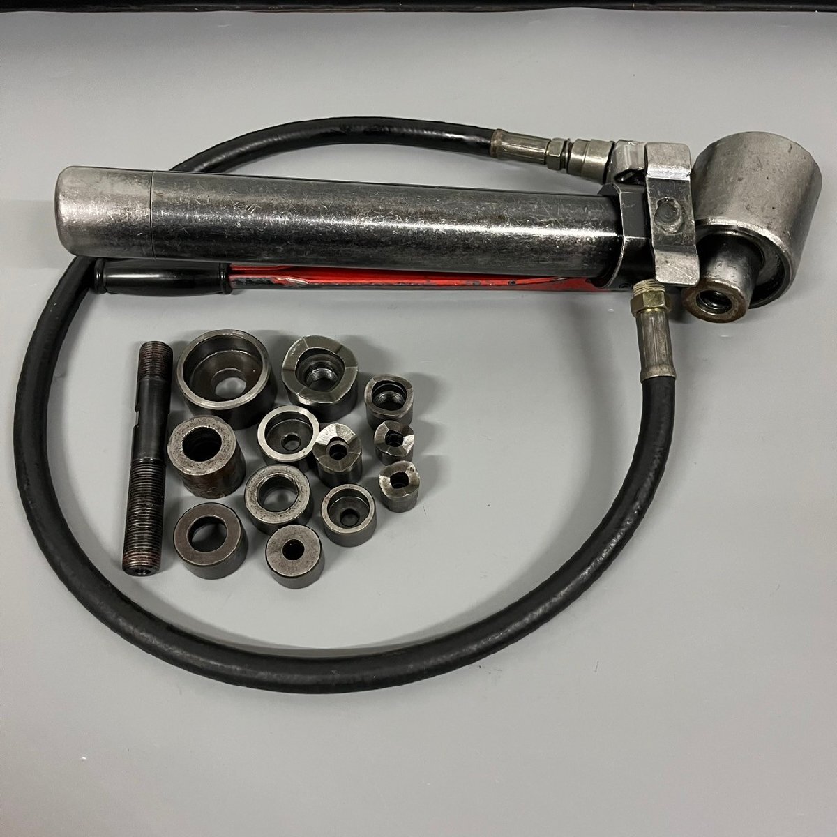 泉精器製作所 手動油圧ポンプ 油圧式パンチャー HP-180N 穴あけ 工具　011401w/T24（100）